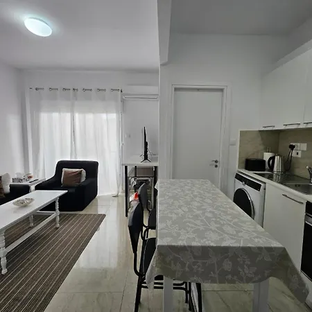 Apartment Sunset One-bedroom Suite, Close To The